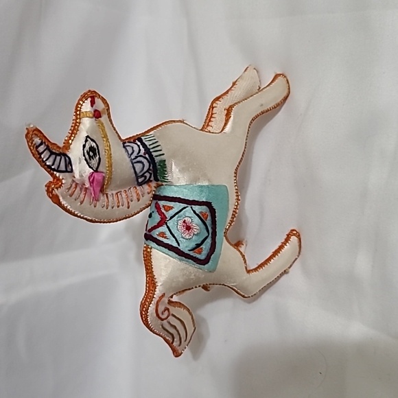 Vintage Chinese Silk Satin Embroidered Horse Racing Pony Sequins Figure ornament - Picture 5 of 11